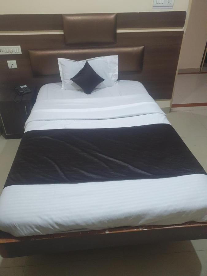 Hotel Anmol Ambikapur ภายนอก รูปภาพ